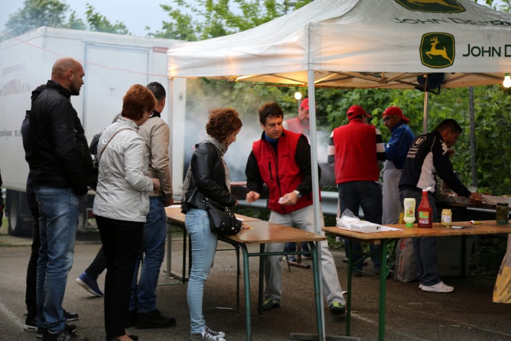 Lire la suite à propos de l’article Kermesse 2016 à Ecole Valentin<span class="rating-result after_title mr-filter rating-result-16778" >	<span class="mr-star-rating">			    <i class="fa fa-star mr-star-full"></i>	    	    <i class="fa fa-star mr-star-full"></i>	    	    <i class="fa fa-star mr-star-full"></i>	    	    <i class="fa fa-star mr-star-full"></i>	    	    <i class="fa fa-star mr-star-full"></i>	    </span><span class="star-result">	5/5</span>			<span class="count">				(1)			</span>			</span>