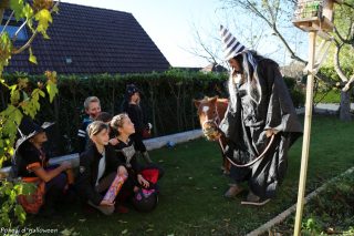 Lire la suite à propos de l’article Le Poney d’Halloween