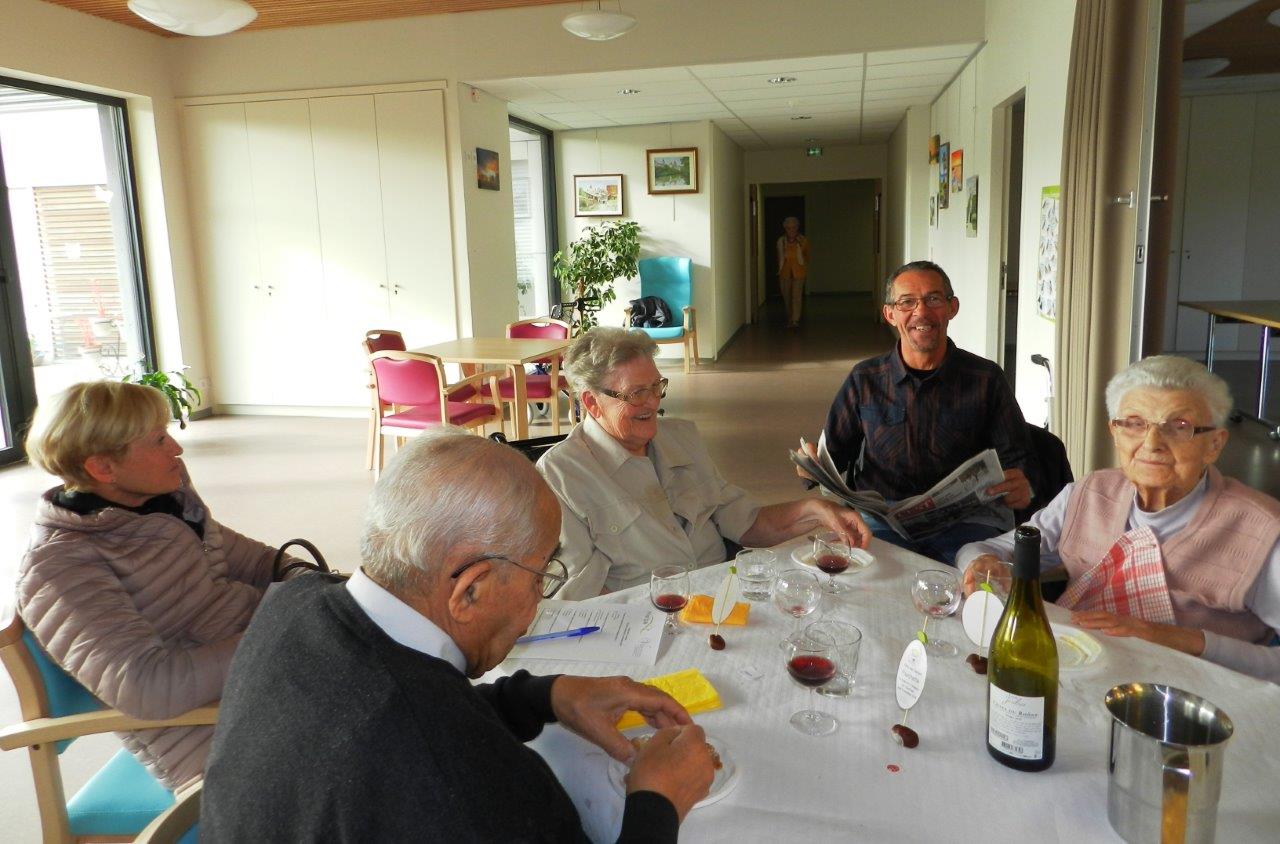 Lire la suite à propos de l’article Repas « La fête des Seniors » aux Valentines<span class="rating-result after_title mr-filter rating-result-24741" >			<span class="no-rating-results-text">.</span>		</span>