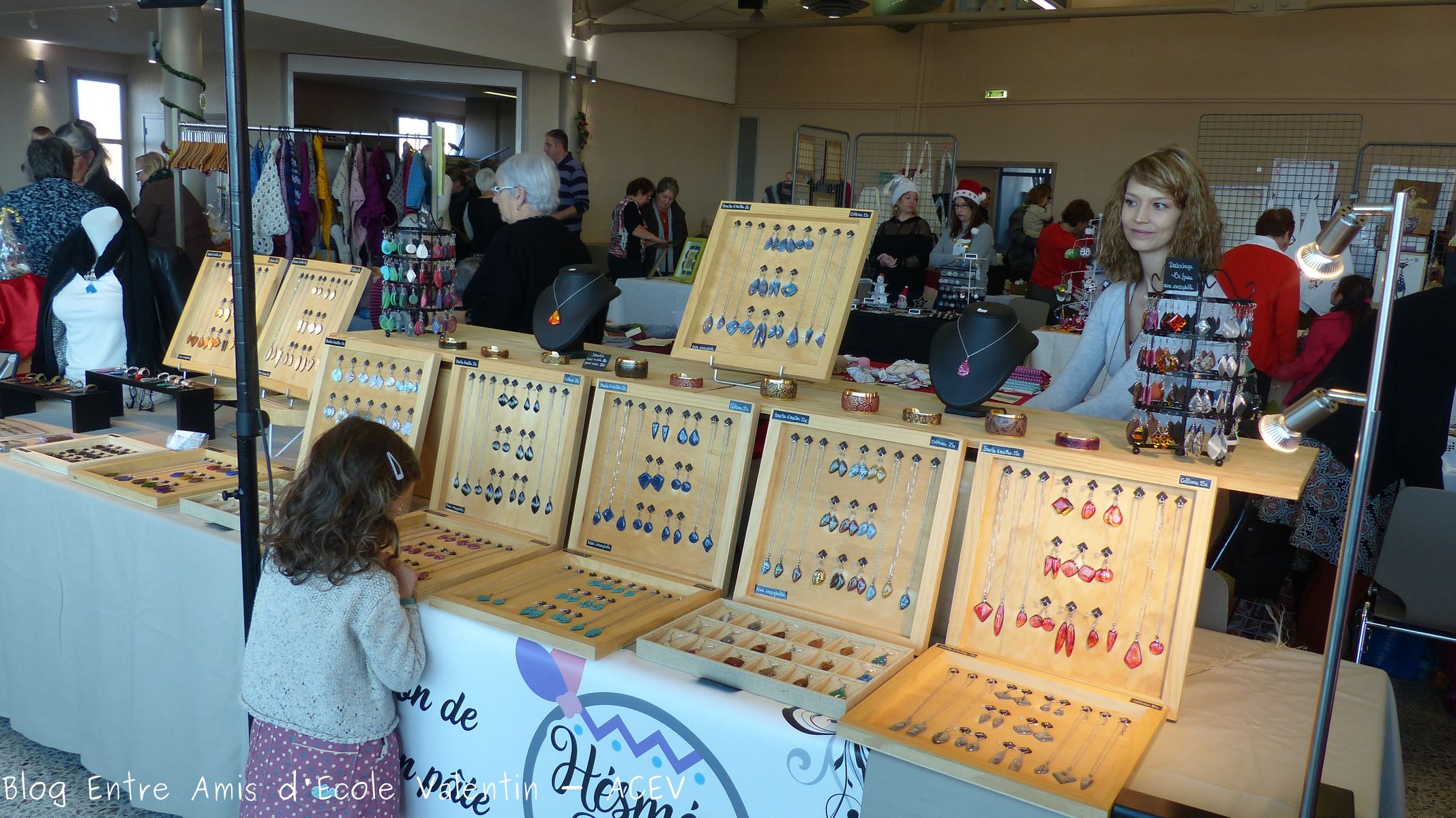 Lire la suite à propos de l’article Marché de Noël 2018<span class="rating-result after_title mr-filter rating-result-24891" >			<span class="no-rating-results-text">.</span>		</span>