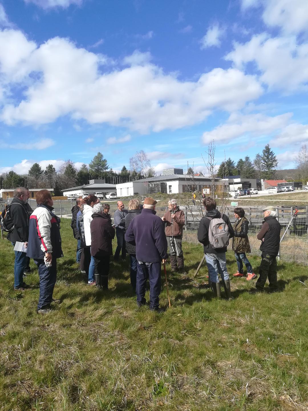 Lire la suite à propos de l’article Taille des Fruitiers<span class="rating-result after_title mr-filter rating-result-27965" >			<span class="no-rating-results-text">.</span>		</span>