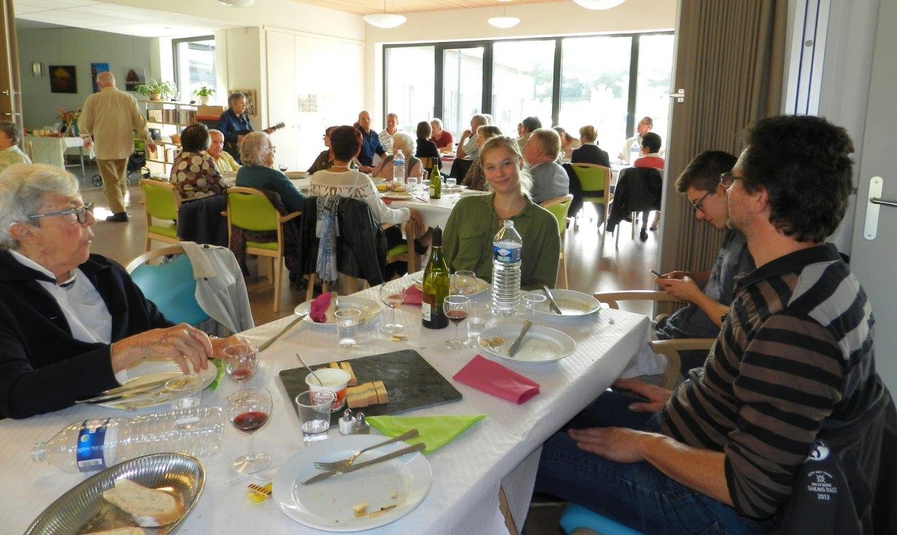 Lire la suite à propos de l’article Repas des Familles et Expo-Vente aux Valentines<span class="rating-result after_title mr-filter rating-result-21920" >			<span class="no-rating-results-text">.</span>		</span>