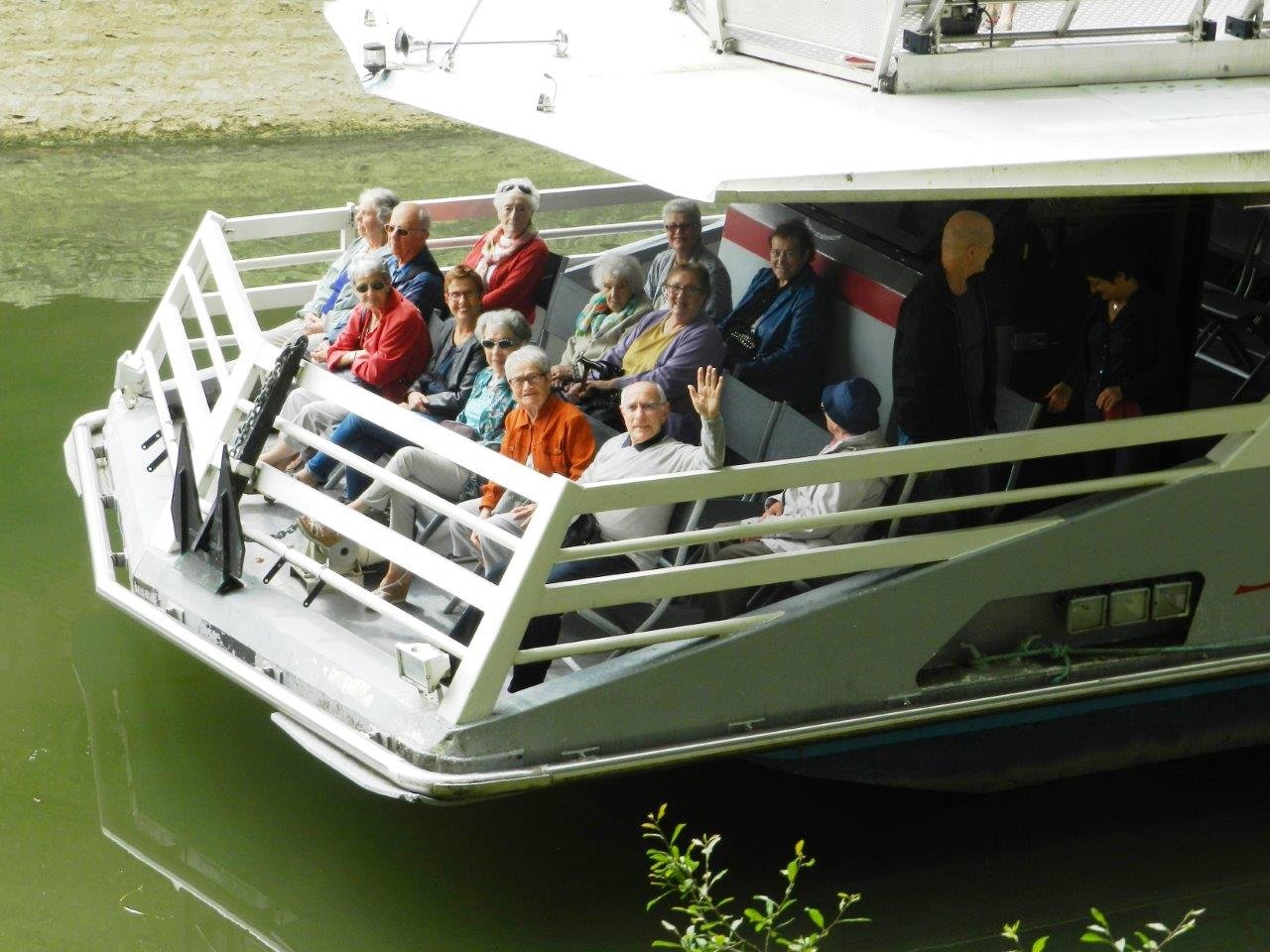 Lire la suite à propos de l’article Au fil de l’eau… en bateau-mouche.<span class="rating-result after_title mr-filter rating-result-24486" >			<span class="no-rating-results-text">.</span>		</span>