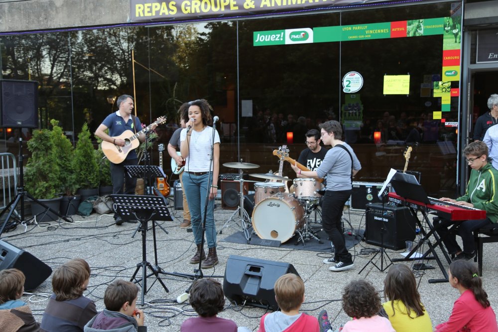 Lire la suite à propos de l’article Fête de la musique 2016 à l’Embarcadere 2016<span class="rating-result after_title mr-filter rating-result-17601" >			<span class="no-rating-results-text">.</span>		</span>