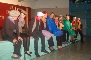 Lire la suite à propos de l’article Musée haut, musée bas par la troupe de théâtre de l’ACEV